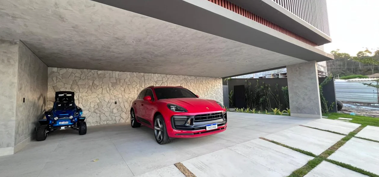 Carro de luxo também foi retido