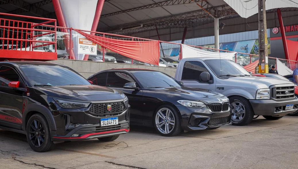 Carros apreendidos pela Polícia Civil
