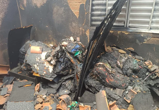Casa da vítima ficou destruída em Dom Expedito Lopes