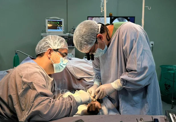 Cirurgia no Hospital da Polícia Militar