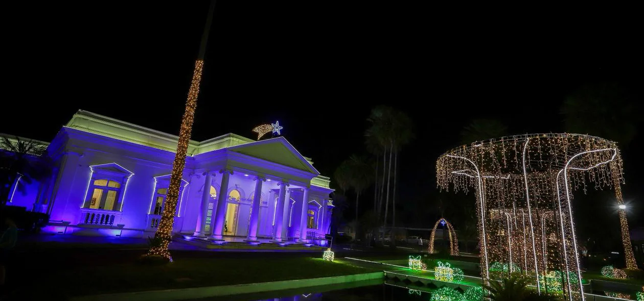 Decoração de Natal do Palácio de Karnak