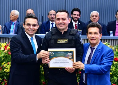 Delegado Charles Pessoa recebe título de cidadania na Câmara Municipal de Floriano