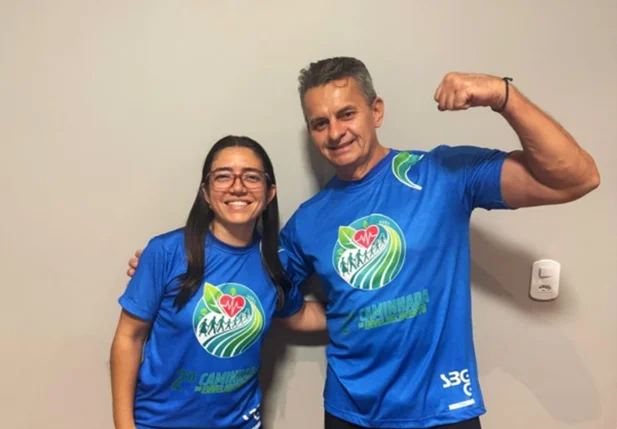 Demóstenes Ribeiro, acompanhado da Sociedade Brasileira de Geriatria e Gerontologia, Josiane Teixeira