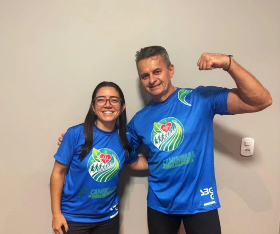 Demóstenes Ribeiro, acompanhado da Sociedade Brasileira de Geriatria e Gerontologia, Josiane Teixeira