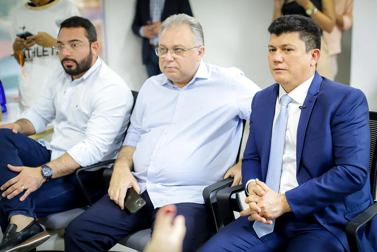 Deputado federal Florentino Neto, deputado Rubens Vieira e prefeito Francisco Emanuel.