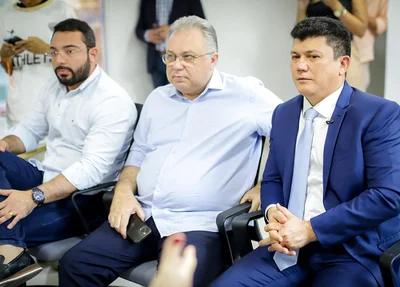 Deputado federal Florentino Neto, deputado Rubens Vieira e prefeito Francisco Emanuel.