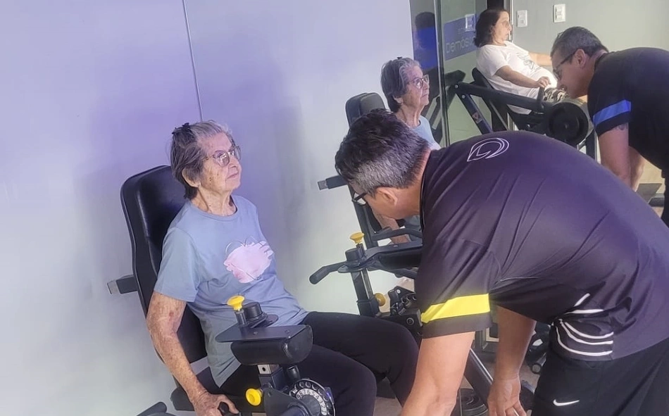 Dona Ângela Gayoso com o professor Demóstenes Ribeiro