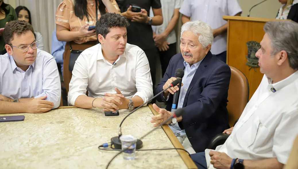 Elmano Férrer esteve presente na cerimônia