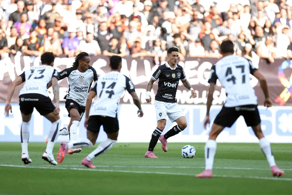 Em jogo movimentado, Corinthians e Botafogo ficam no empate pelo Brasileirão