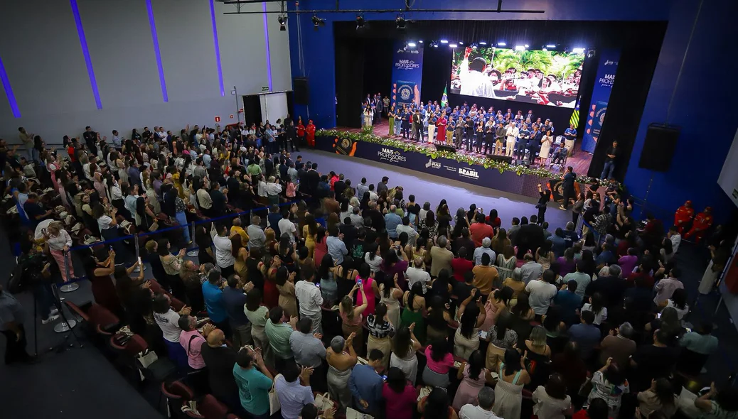 Entrega de vouchers do programa Mais Professores