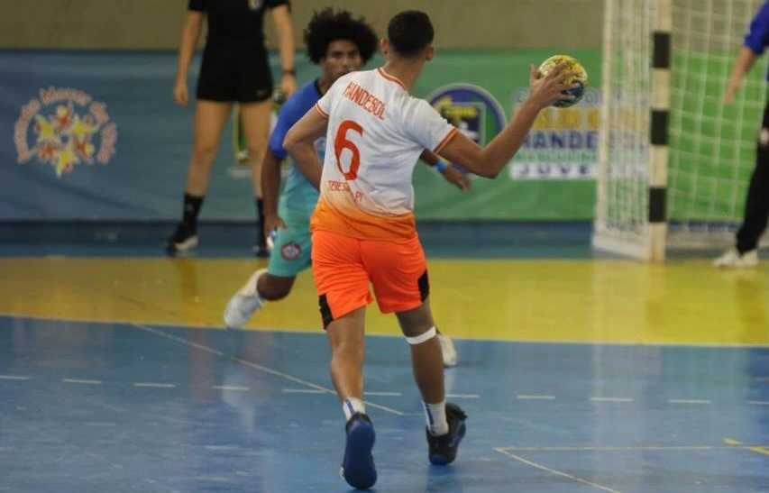 Equipe paiuiense do GHC vence Centro Olímpico, de São Paulo, no Brasileiro de Handebol