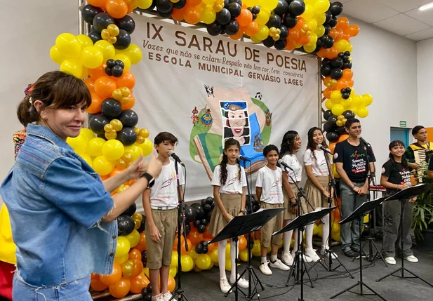 Escola Municipal E. M. Gervásio Lages Rebêlo realiza o IX Sarau de Poesia