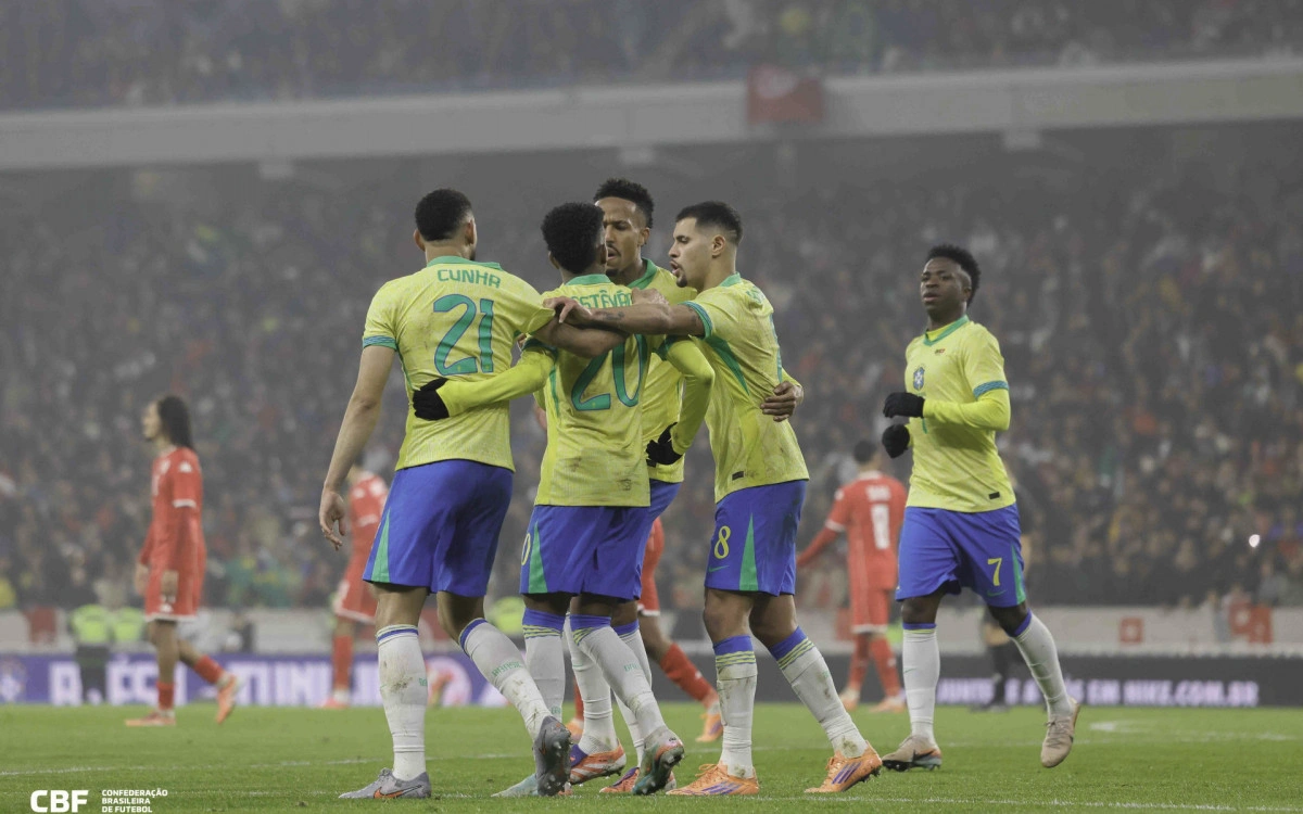 Estêvão comemora mais um gol pelo Brasil
