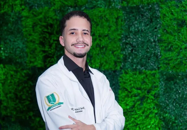 Estudante de medicina, Jota