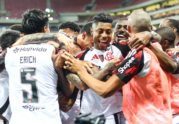 Flamengo goleia Sport no Brasileirão
