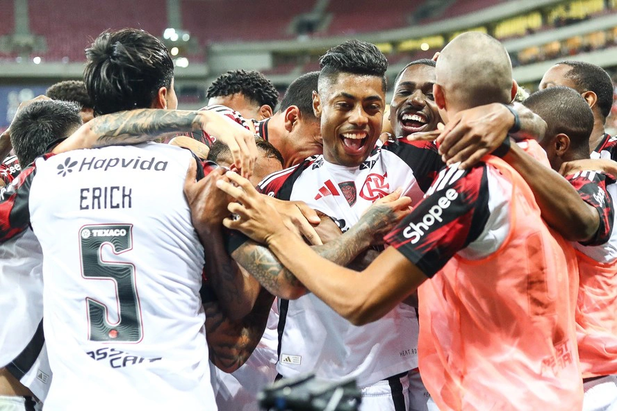 Flamengo goleia Sport no Brasileirão