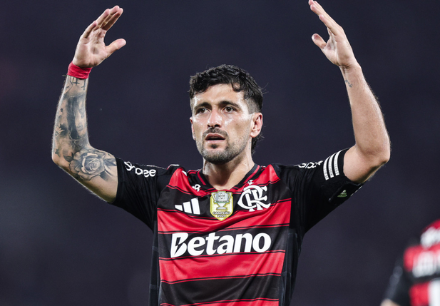 Flamengo vence Bragantino pelo Brasileirão