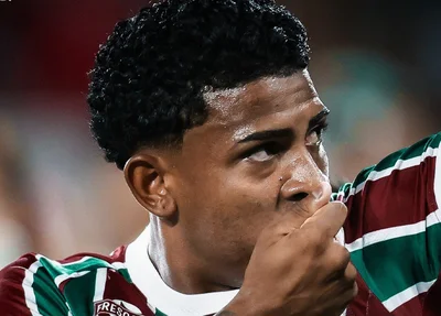 Fluminense domina e atropela São Paulo no Brasileirão