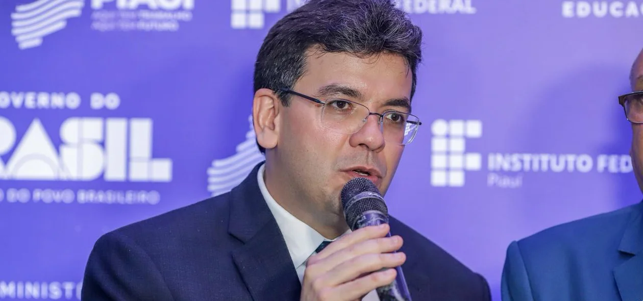 Governador concedeu entrevista à imprensa no evento