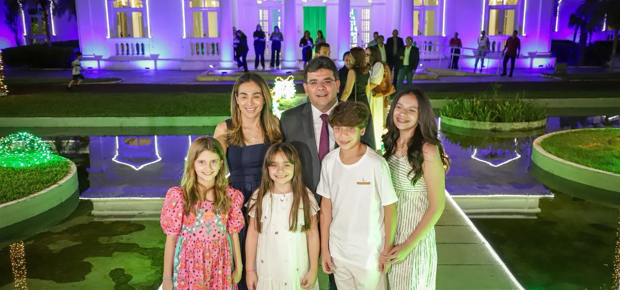 Governador Rafael Fonteles e a família