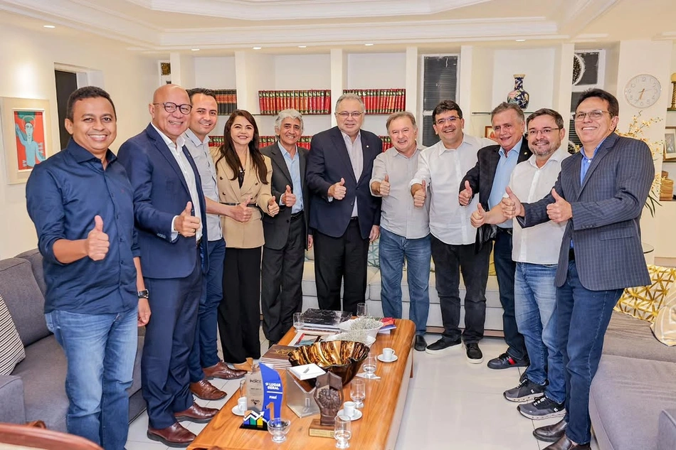 Governador Rafael Fonteles e bancada federal reunida