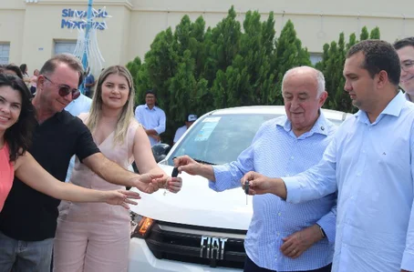 Júlio César visita Simplício Mendes, acompanha obras e participa da entrega de veículos à Saúde