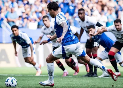 Kaio Jorge marcou duas vezes contra o Vitória