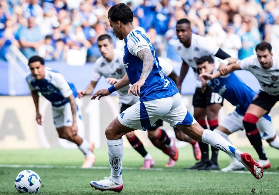 Kaio Jorge marcou duas vezes contra o Vitória