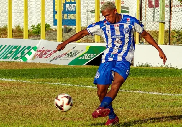 Kelson, novo reforço do Teresina