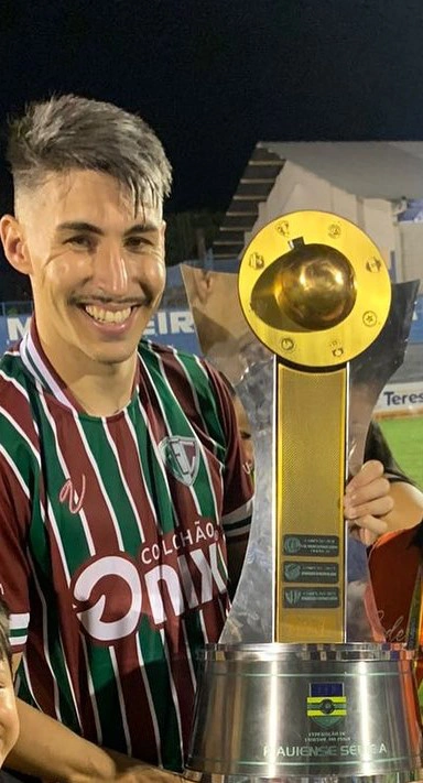 Lucão, zagueiro do Fluminense-PI