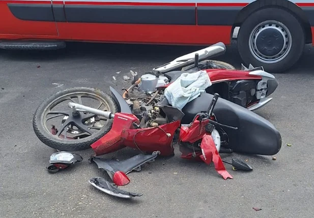 Mãe da jornalista Najla Fernandes conduzia uma motocicleta