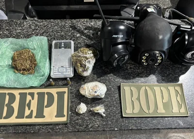 Materiais apreendidos durante cumprimento de mandado pela Polícia Civil e Polícia Militar