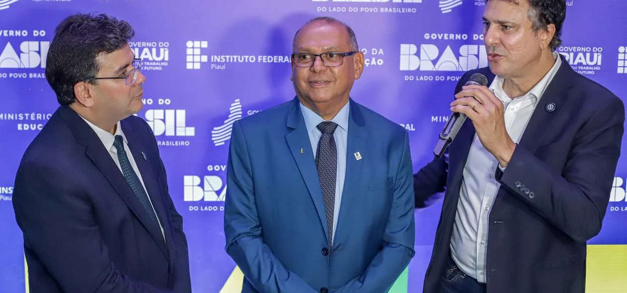 Ministro Camilo Santana dá posse ao reitor do IFPI no Piauí, Paulo Borges
