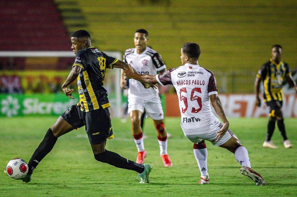Piauí contrata Natan, atacante com rodagem no futebol carioca e paulista