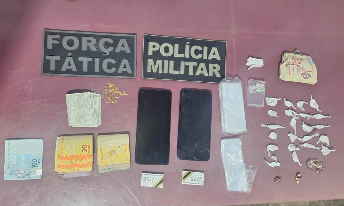 PM apreende adolescentes com drogas, dinheiro e celulares em São João do Arraial