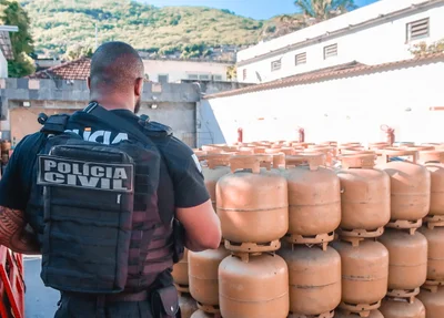 Polícia apreendeu botijões no Rio de Janeiro