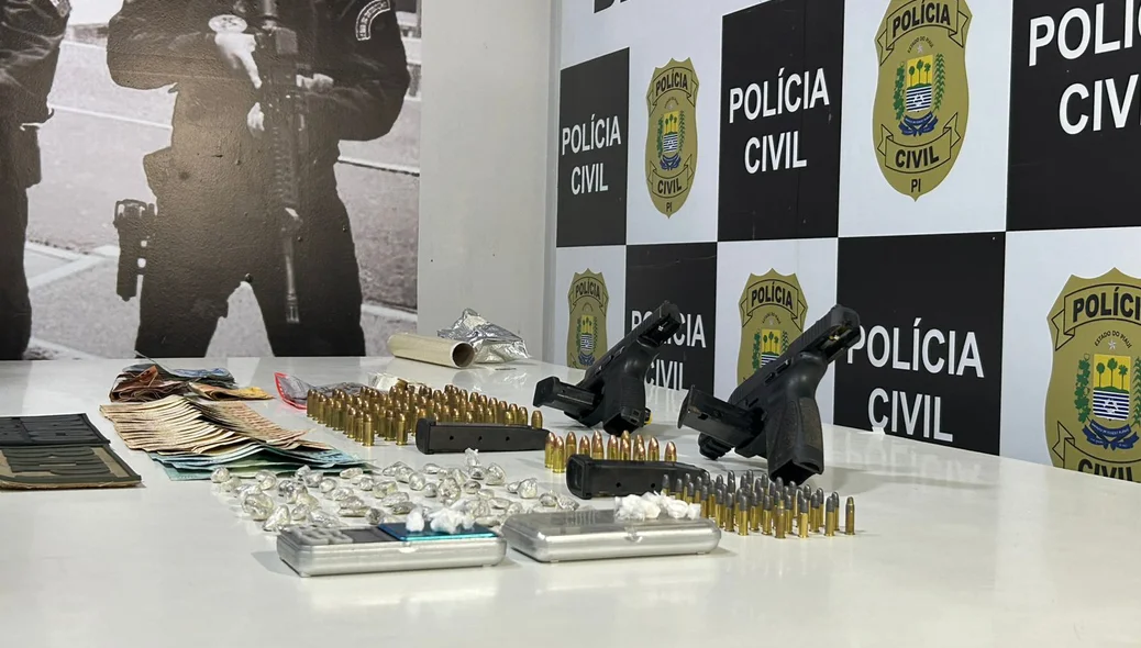 Polícia apreendeu drogas e armas