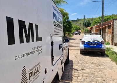 Polícia Militar e IML no povoado Soinho