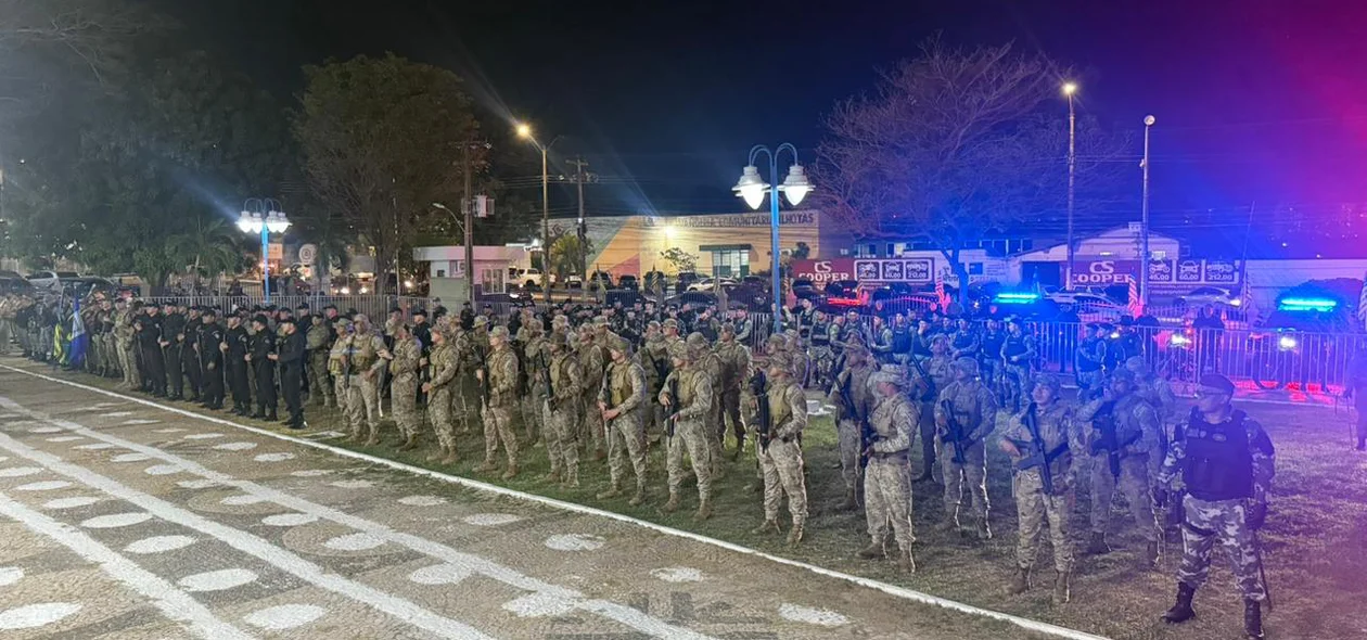 Policiais militares em formação