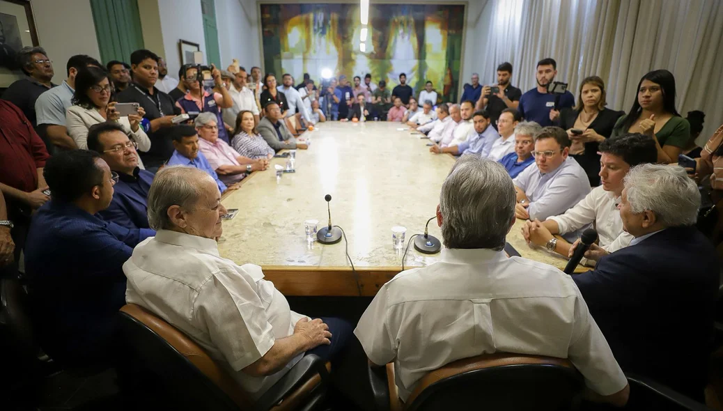 Políticos presentes na posse