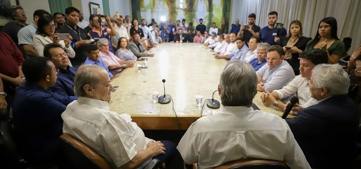 Políticos presentes na posse