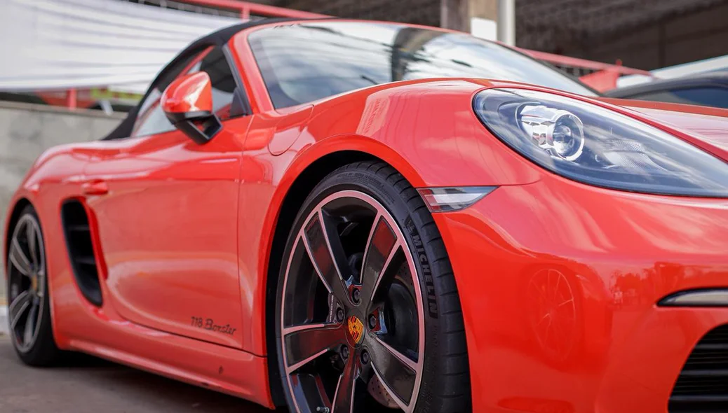 Porsche vermelho apreendido
