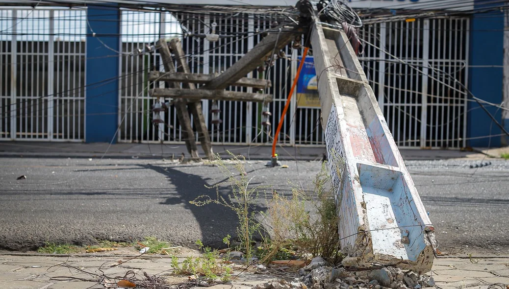 Poste quebrado