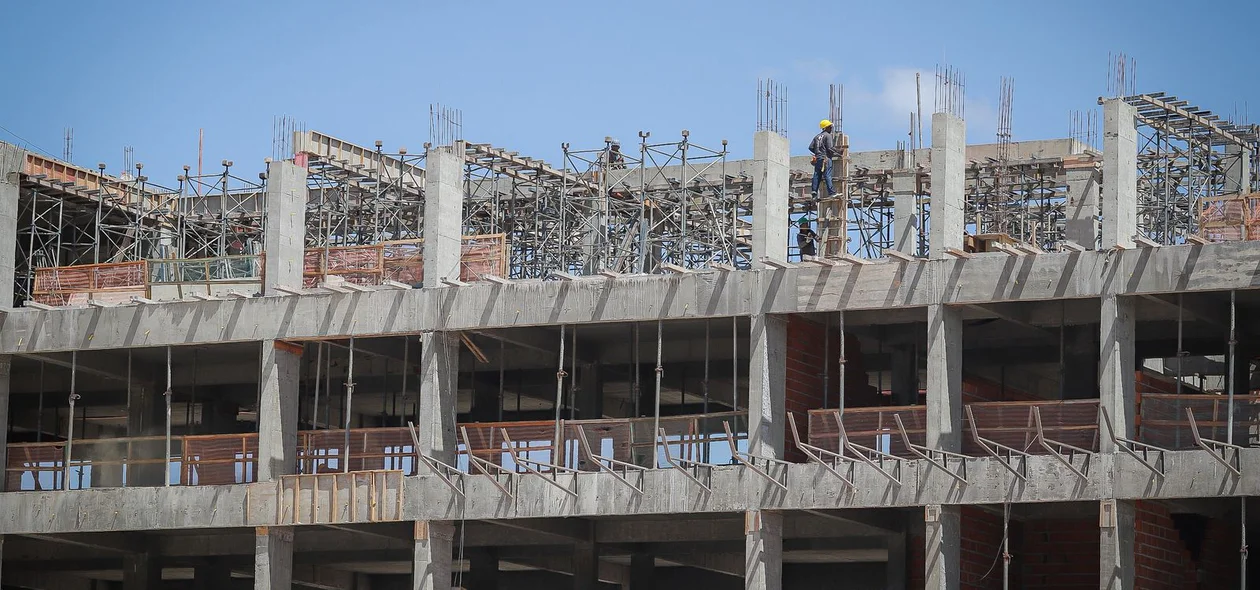 Prédio da PF em construção
