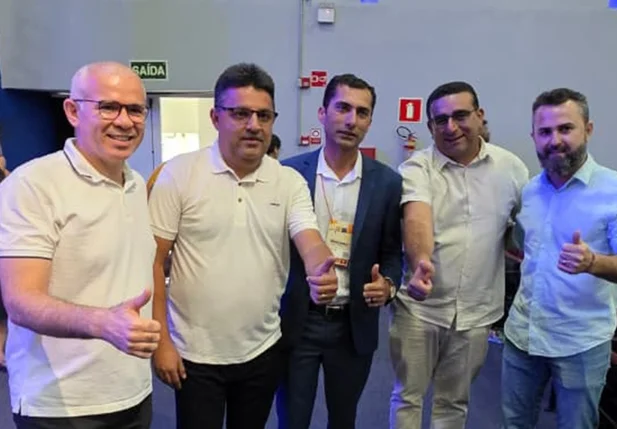 Prefeito de Buriti dos Montes participa do lançamento do programa Luz do Povo