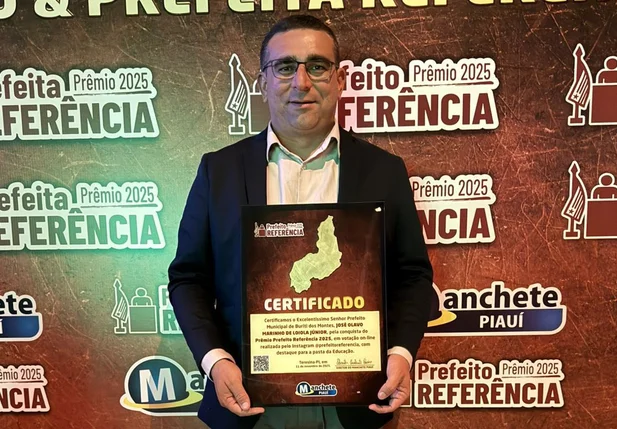 Prefeito de Buriti dos Montes recebe Prêmio Prefeito Referência 2025