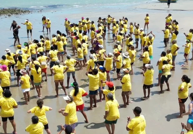Prefeitura de Amarante leva 250 idosos para o Litoral do Piauí