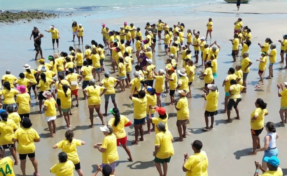 Prefeitura de Amarante leva 250 idosos para o Litoral do Piauí