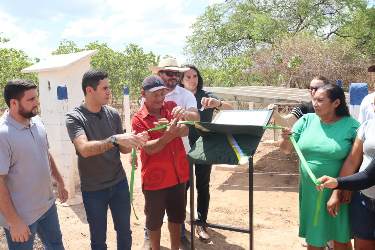 Prefeitura de Castelo do Piauí inaugura sistema de abastecimento de água