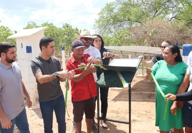Prefeitura de Castelo do Piauí inaugura sistema de abastecimento de água